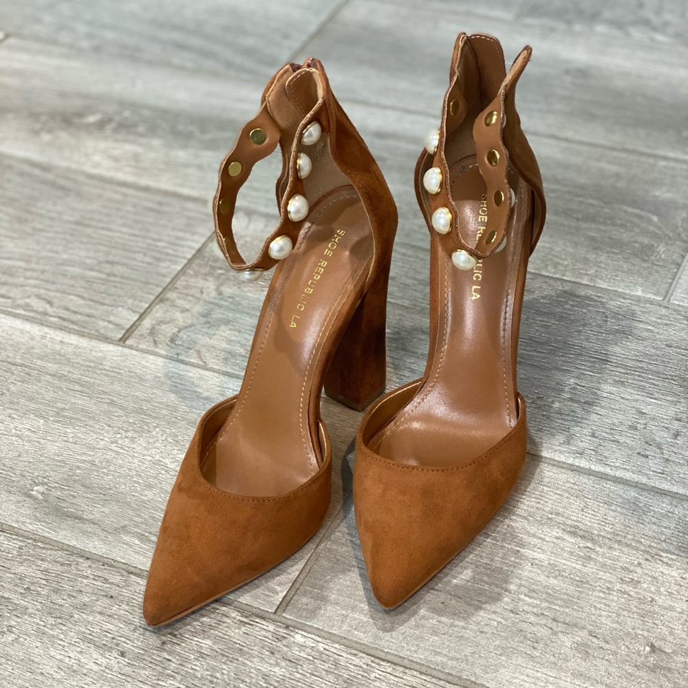 EUC sz 8 1/2 shoe republic LA cognac & pearl heel